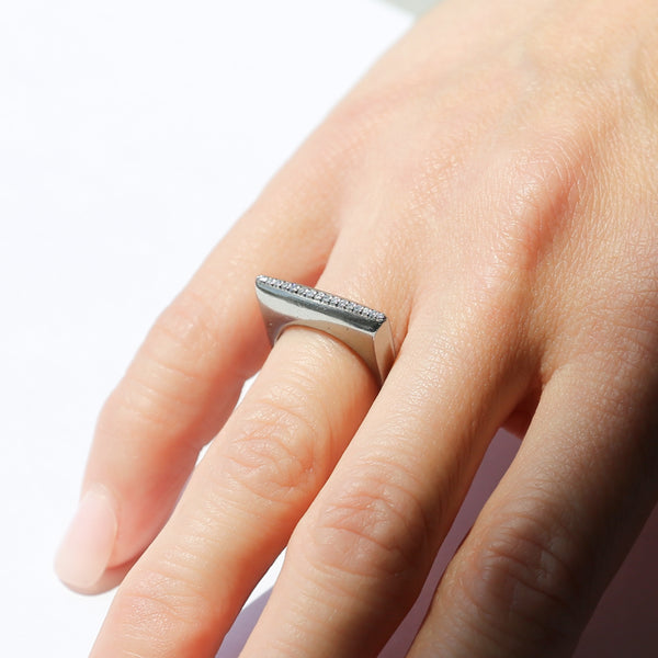 Titanium Knife Edge with Diamonds