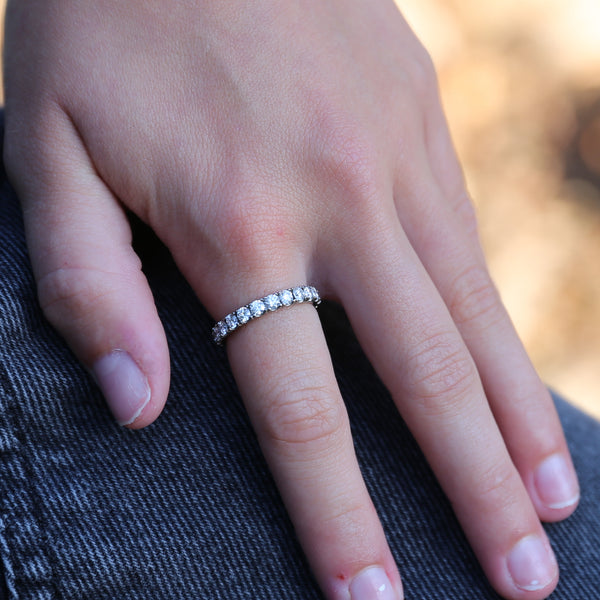 1.7 carats Titanium Lab Diamond Eternity Band