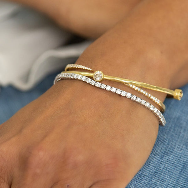 2 carat Champagne Diamonds Pounded Matte Gold Round Bangle